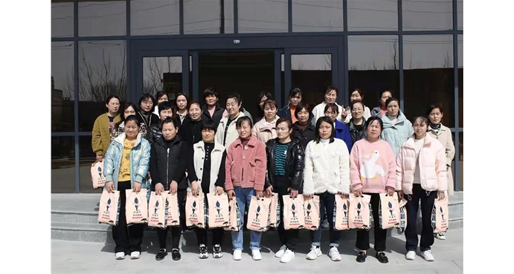 ?辰康因我而興、我為辰康自豪，辰康藥業(yè)慶祝“三八”節(jié) 